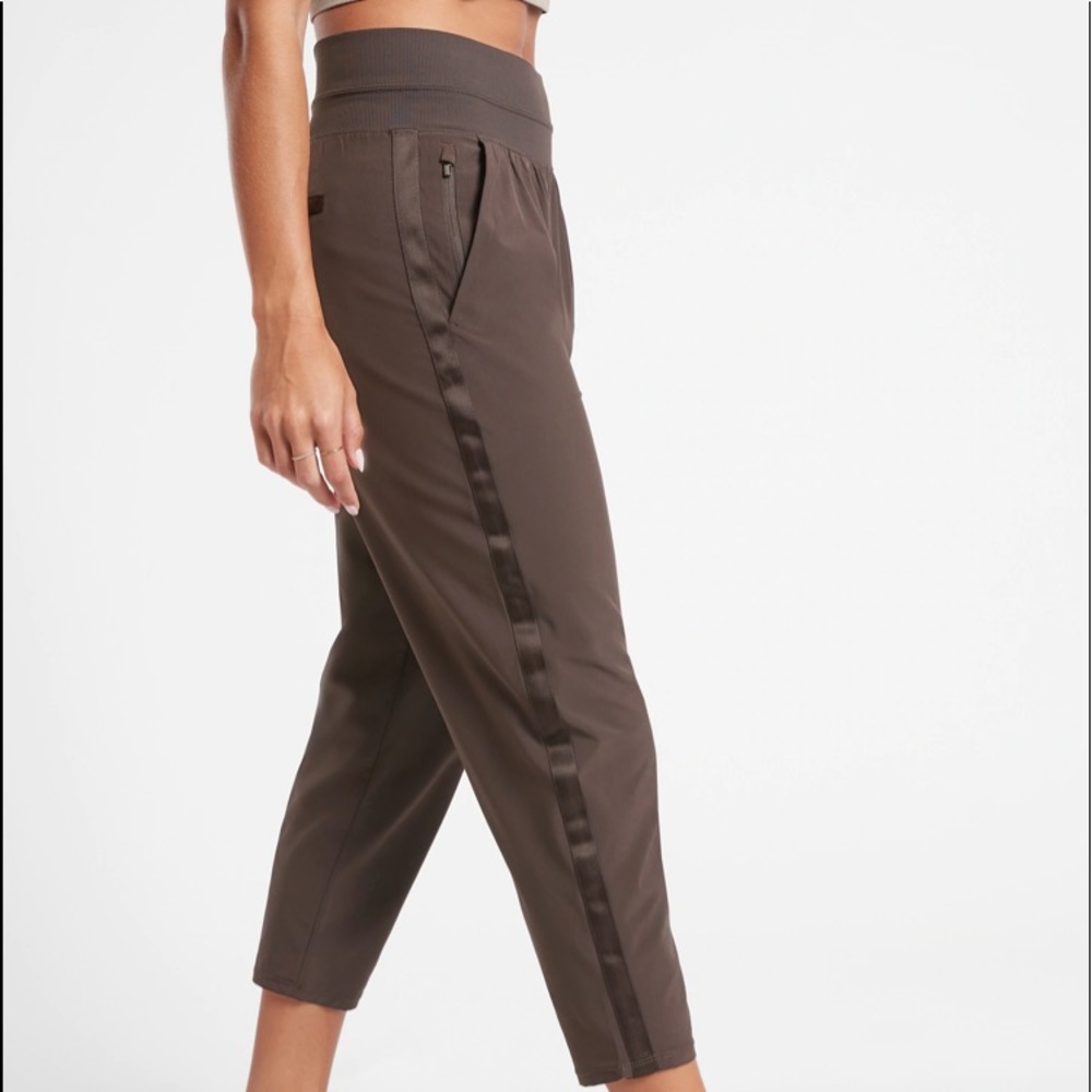 Women's Brown Cropped Pants